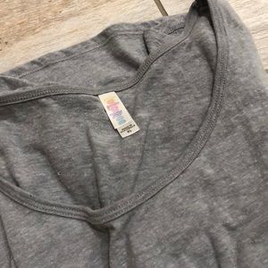 LULAROE GREY TOP XL